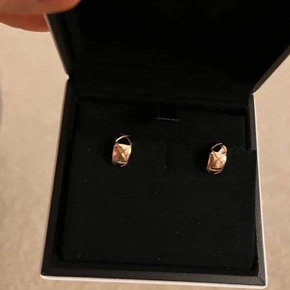 Chanel Coco Crush Earrings Quilted Motif - Picture 3 of 5